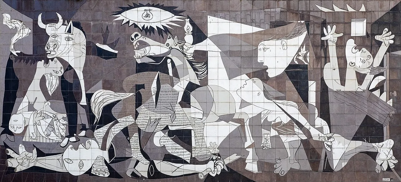 Reproduction en carreaux de céramique de Guernica de Picasso sur un mur extérieur à Gernika